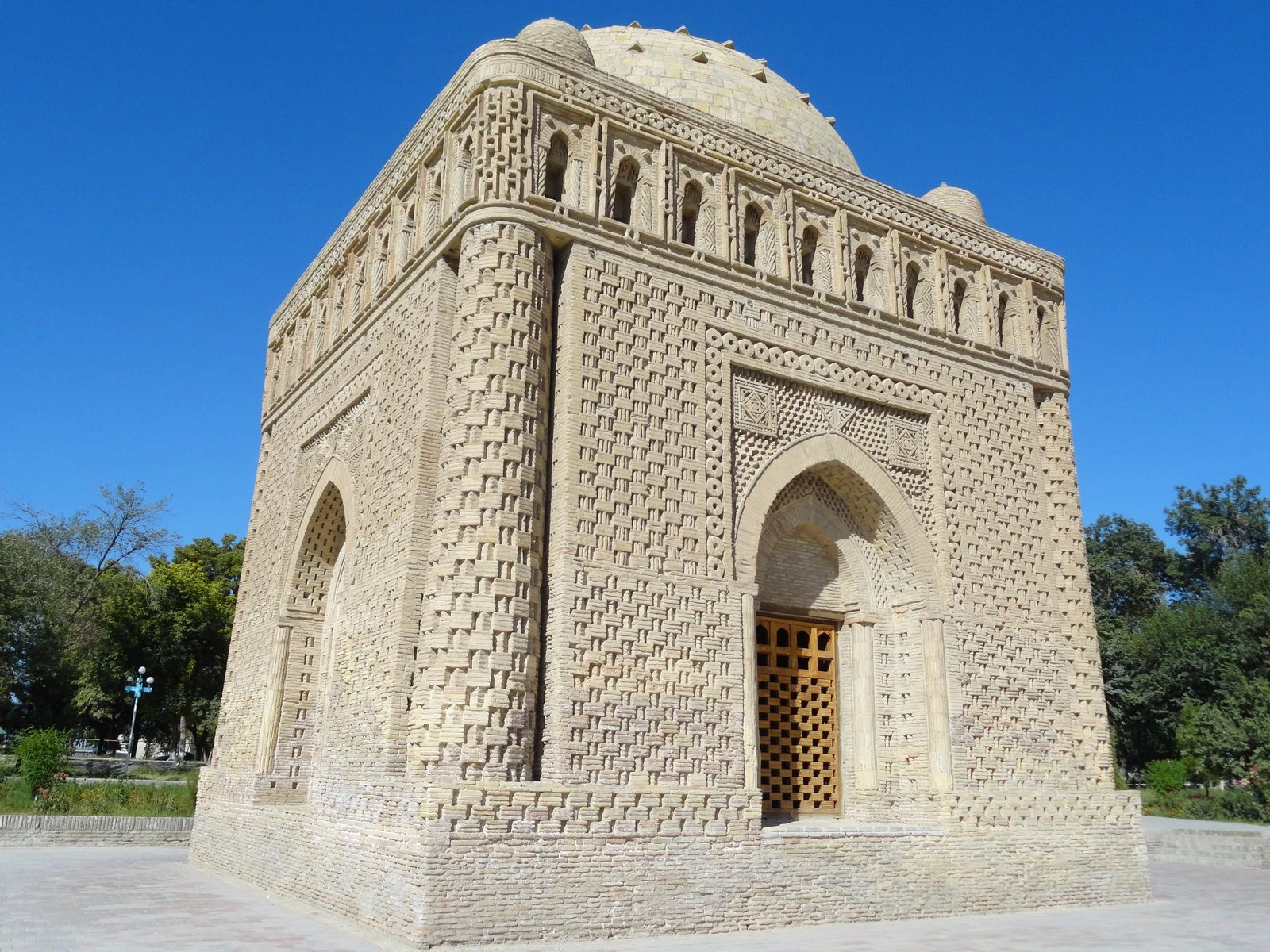 Il Mausoleo di Ismail Samani a Bukhara, capolavoro dell'architettura in mattoni del X secolo